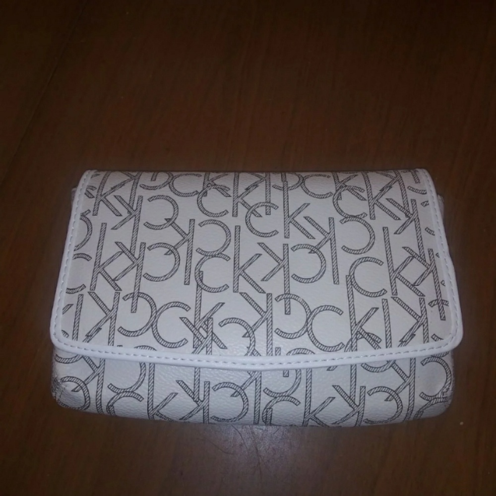 NWOT Calvin Klein Wallet